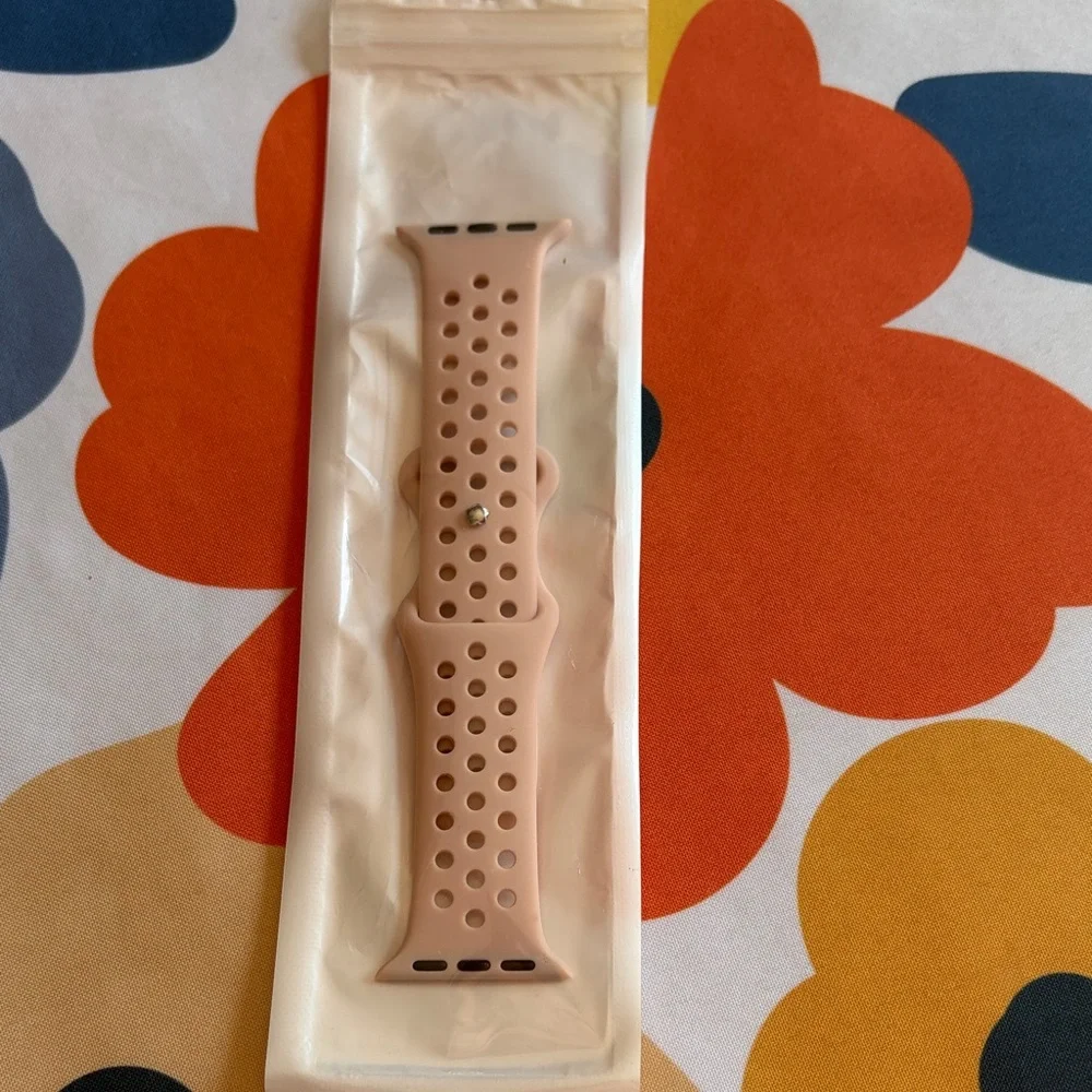 Red and Pink Apple Watch Bands. ⏱️